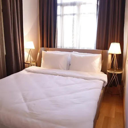 La Scala Palace Hotel *